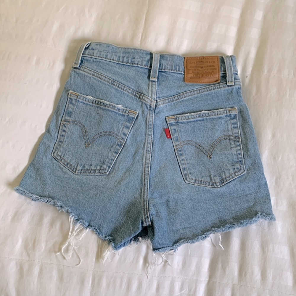 Levi Ribcage shorts